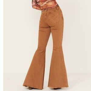 Shyanne Wide-Leg Flared Jeans in Caramel